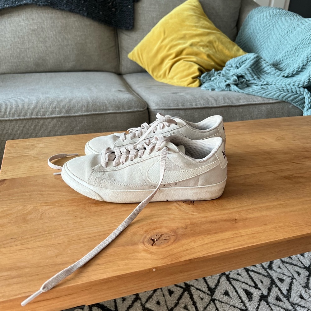 GUC - Nike Low Blazer Size 6 Beige/Tauupe